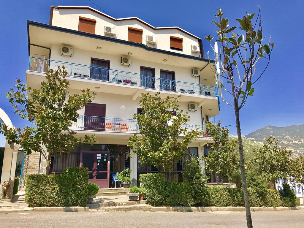 Përmet Ramis Hotel & Outdoor Sports Center מראה חיצוני תמונה